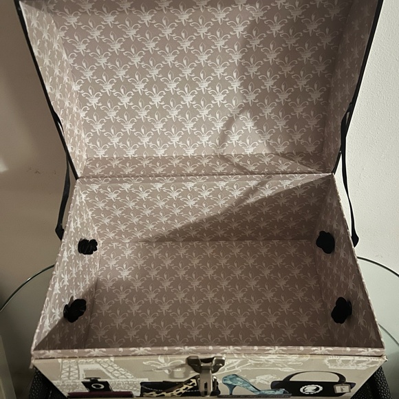 DECORATIVE STORAGE BOXES - Picture 3 of 3